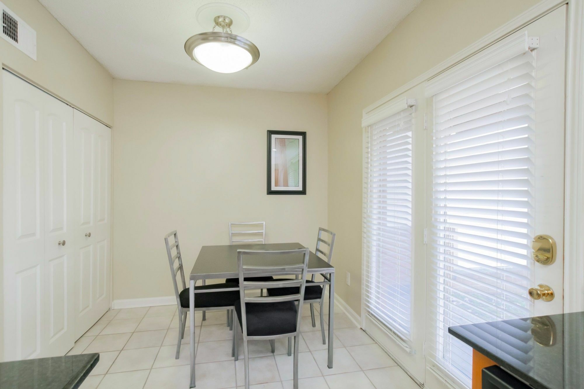 Apartment Vanderbilt Exclusives By Yourent