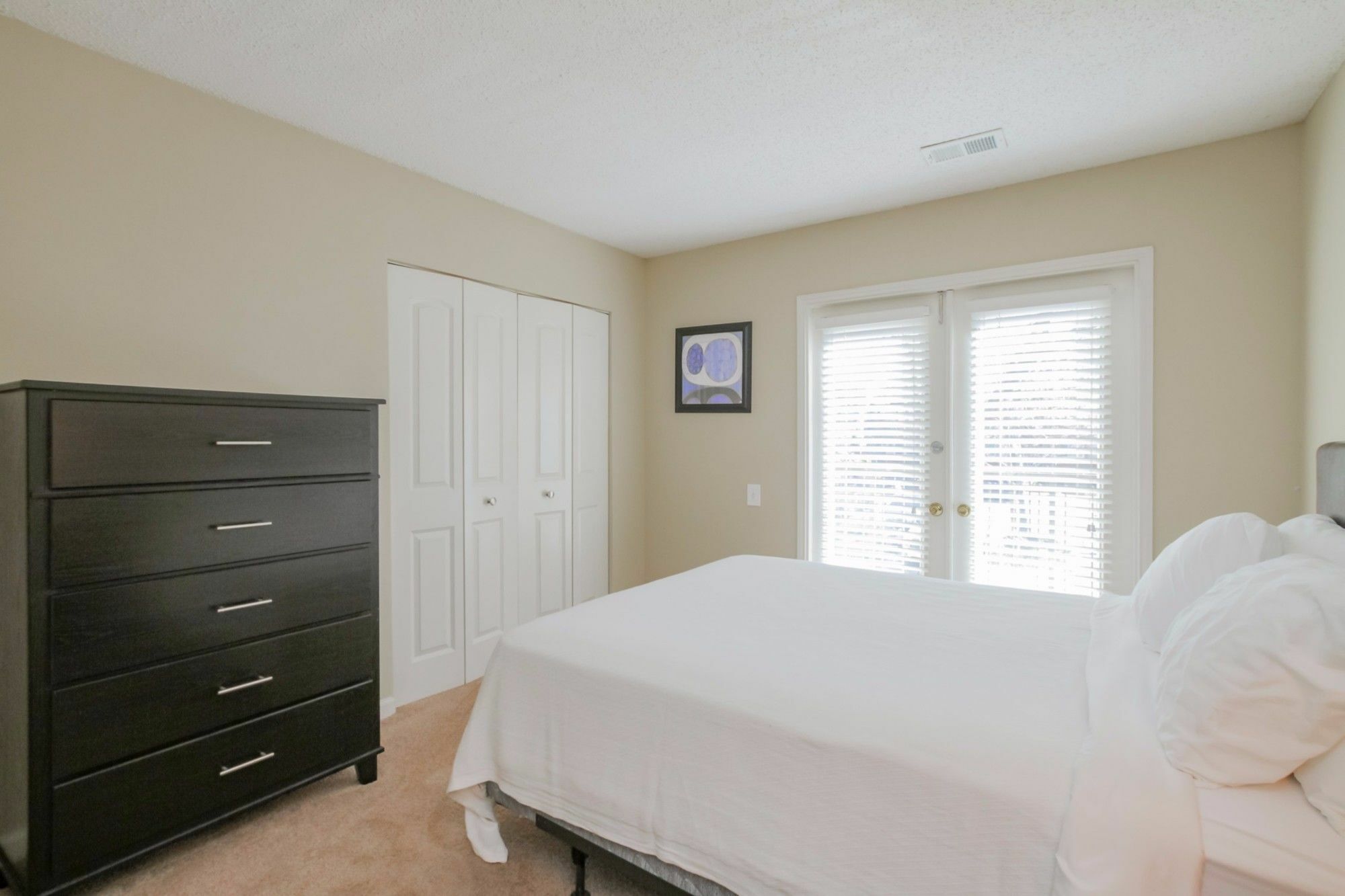 Vanderbilt Exclusives By Yourent Apartment